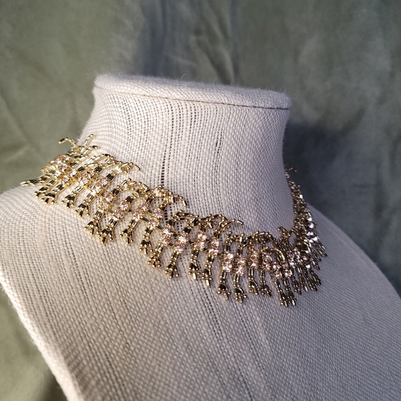 McBling Fae Light Operacore Rose Crystal Feathered Gold Statement Necklace - Picture 7 of 10